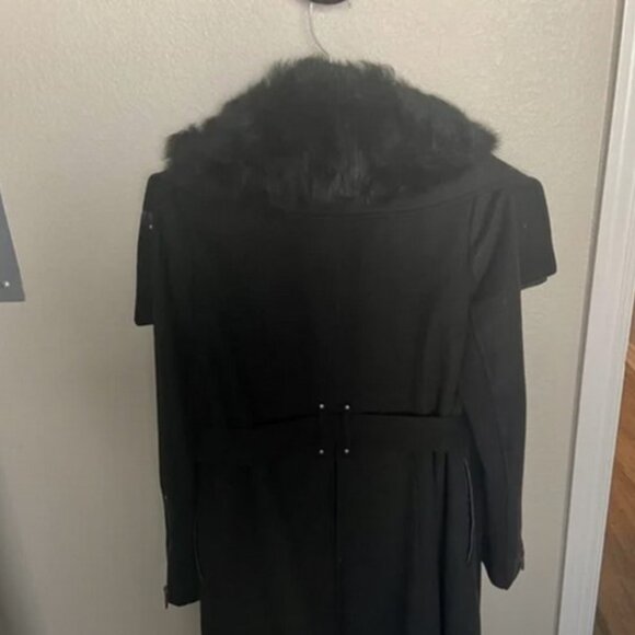 BCBG Wool Short coat with lamb fur collar (detachable) - Picture 4 of 6